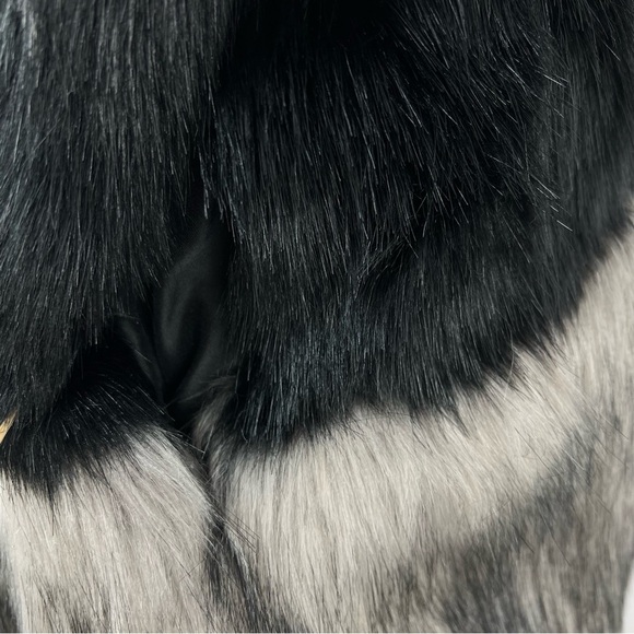 Steve Madden Faux Fur Patchwork Color Block Vest  Women Size Med/Large EUC - Picture 4 of 12